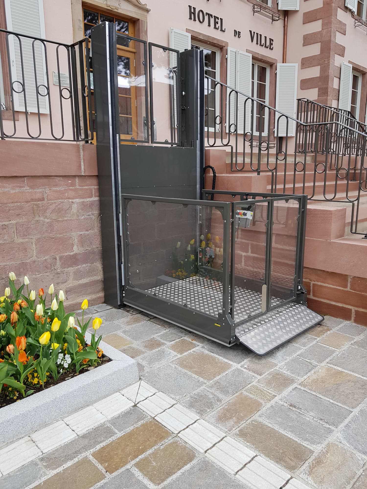 Solutions de mobilité avancées : plateformes élévatrices près de Mulhouse et Saint-Louis Audincourt 2