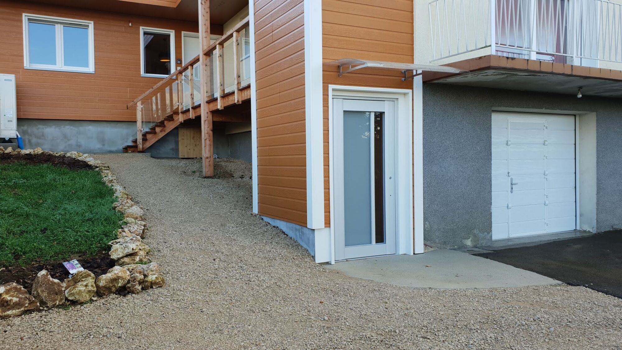 ASCENSEUR MAISON129 | 2PElevateurs Ascenseurs de maison hydrauliques Etna France confort et autonome sur les secteurs de Mulhouse et Altkirch Guebwiller