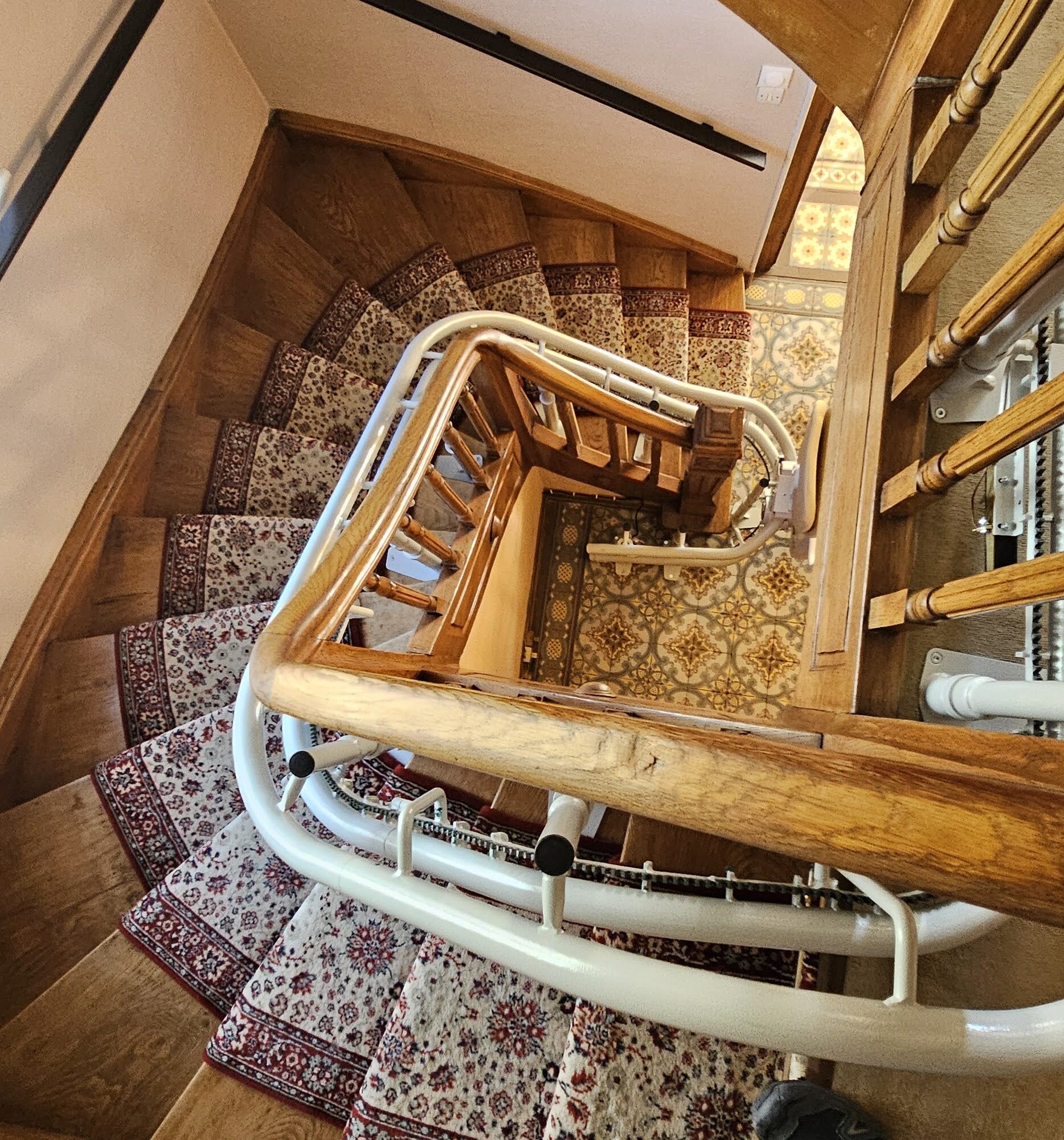 SIEGES MONTE ESCALIER079 1868X2000 | 2PElevateurs Sièges monte-escaliers Lehner et Acorn pour une mobilité sans effort autour de Mulhouse et Colmar Guebwiller